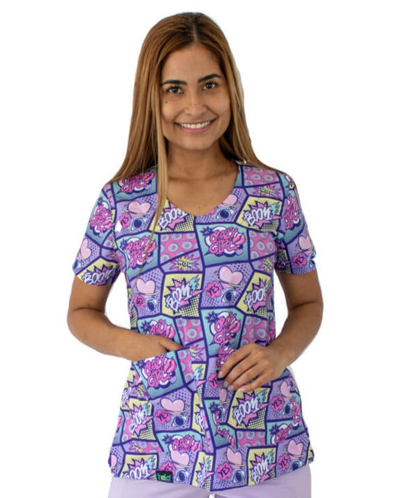 Uniforme antifluido licrado medico estampado mujer