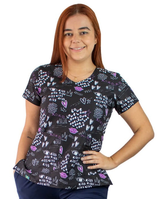 Uniforme-antifluido-licrado- estampado-mujer